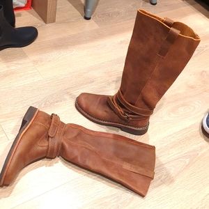 Roots Tribe Tall Leather Boots in Camel (Size 5.5 women's) EUC